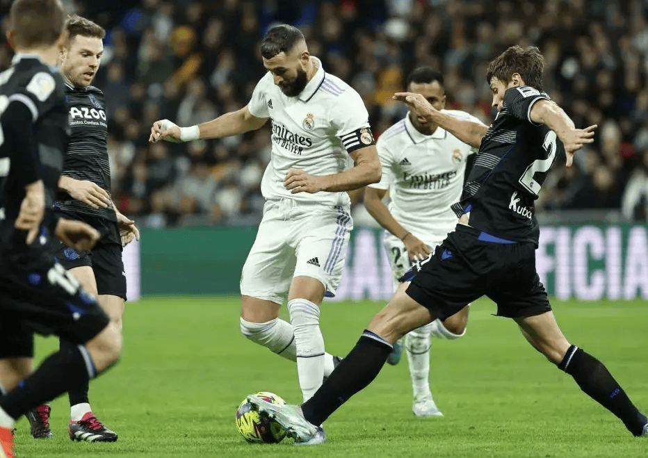 今晨体能课后；皇家社会回应争议备战西甲；目标明确；高层口径保持一致的简单介绍