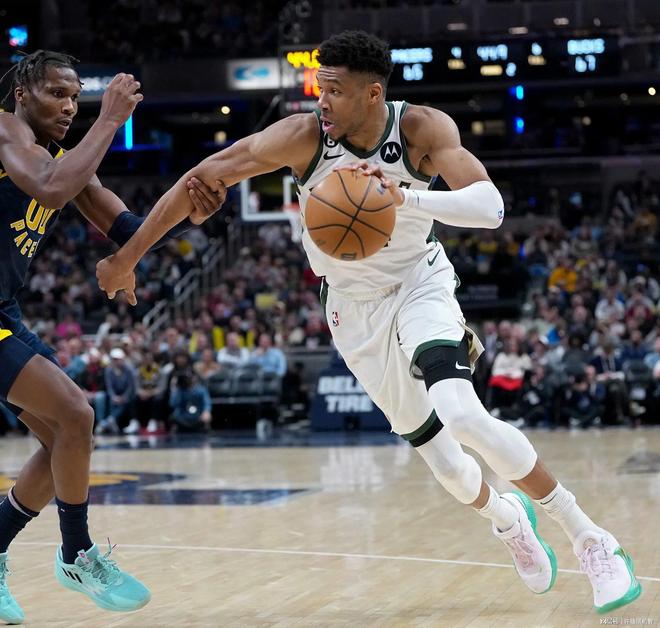 密尔沃基雄鹿转会期回应争议，志在NBA季后赛名次提升，信心回归，身体对抗强度拉满的简单介绍