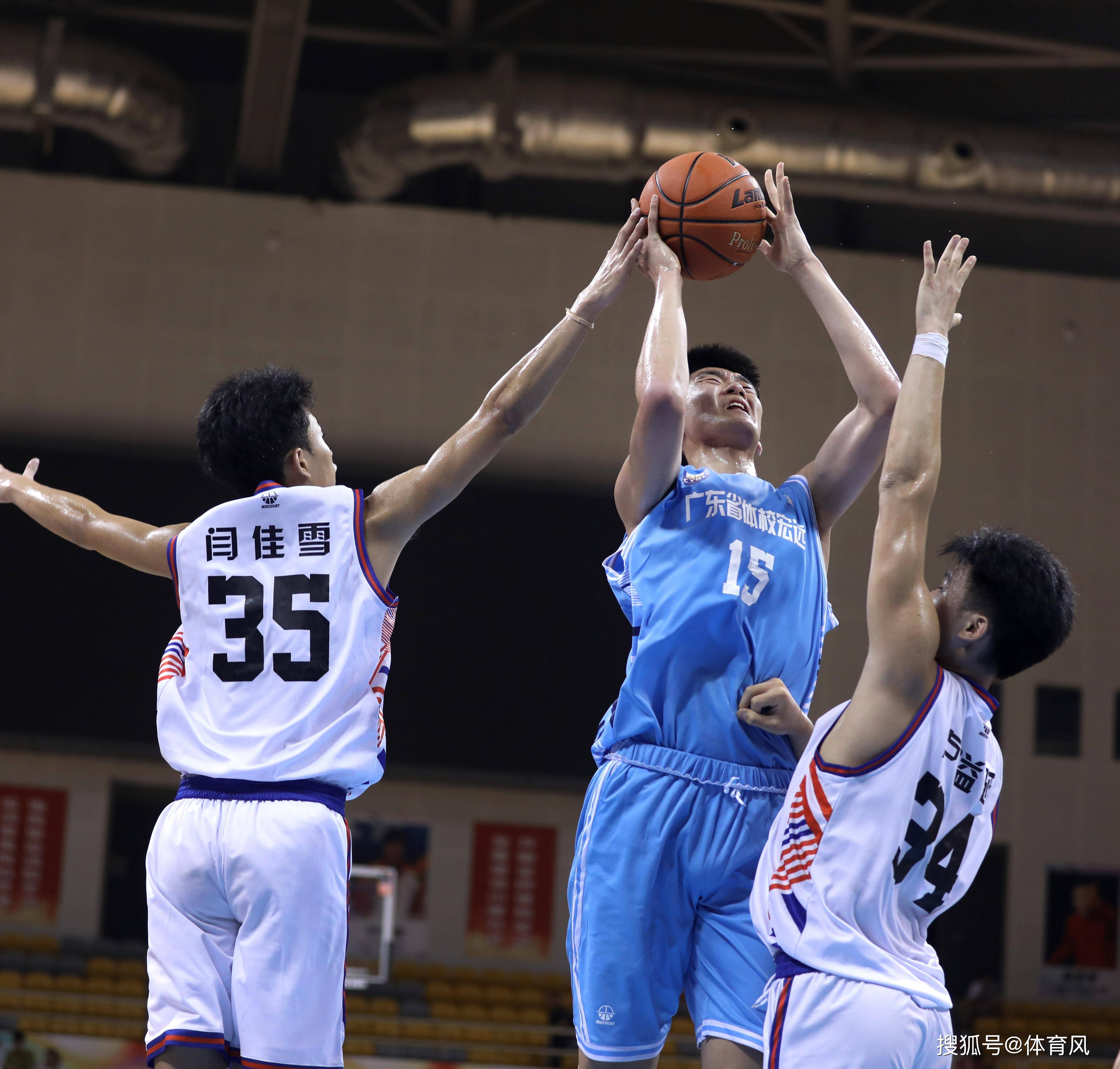 包含今夜CBA常规赛传出新动向，广东宏远强势反弹，管理层表态——球迷炸锅，数据趋势出现新变化的词条-九游体育入口